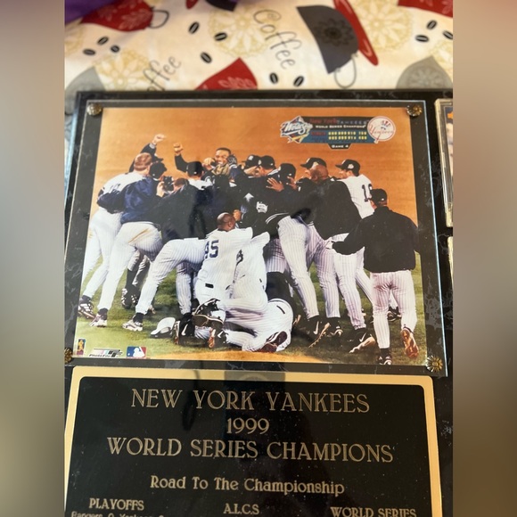 1999 NY Yankees World Series Champions Plaque with 4 Baseball Cards Inc. Jeter - Picture 3 of 5